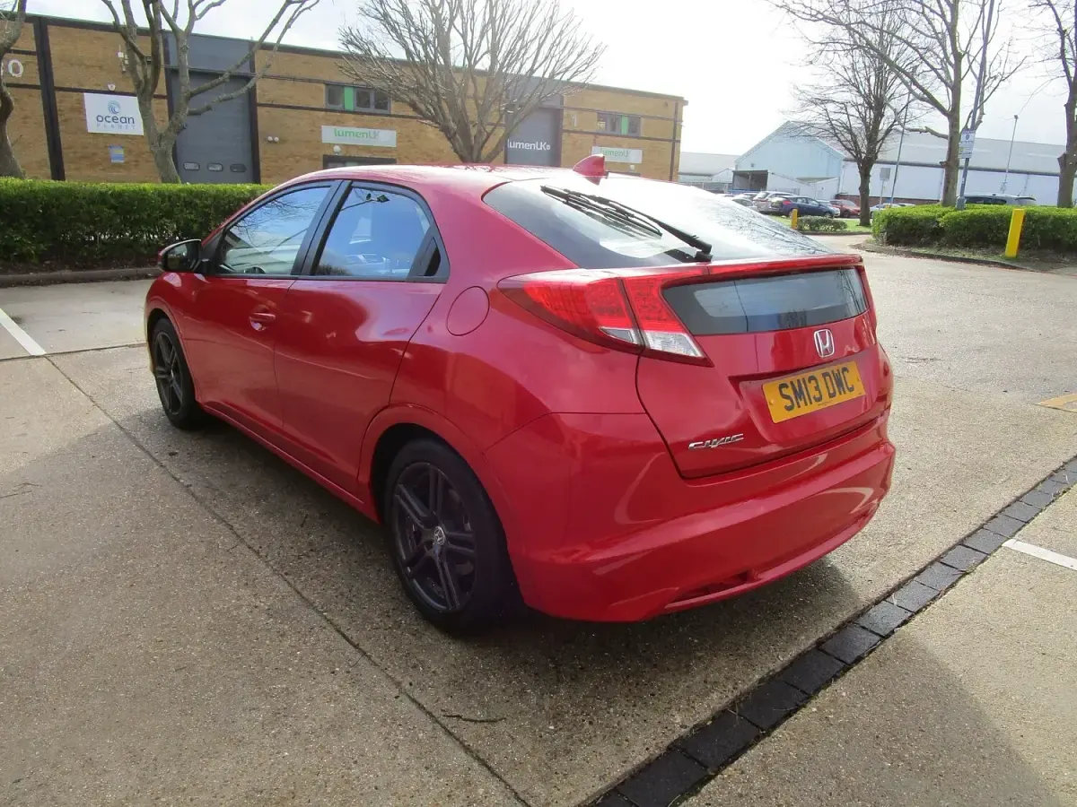 Used Honda Civic S 142 HP (104 kW) 2013 Red Hatchback