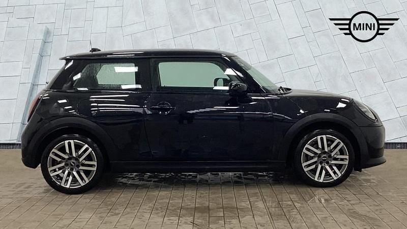Used Mini Cooper Hatch 113 kW (154 HP) 2025 Black Hatchback