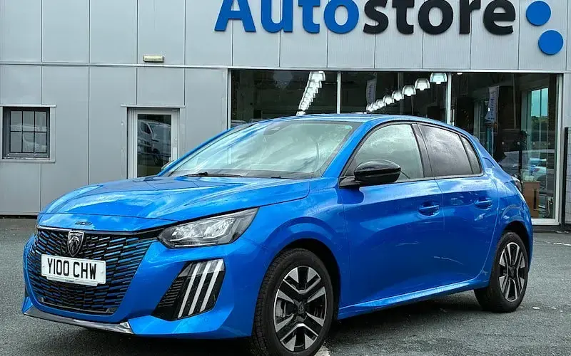 Used Peugeot 208 Allure 101 HP (74 kW) 2025 Hatchback