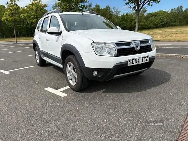White Used 2014 Dacia Duster Lauréate SUV | £3,995 (Fair price) - Image 1/4