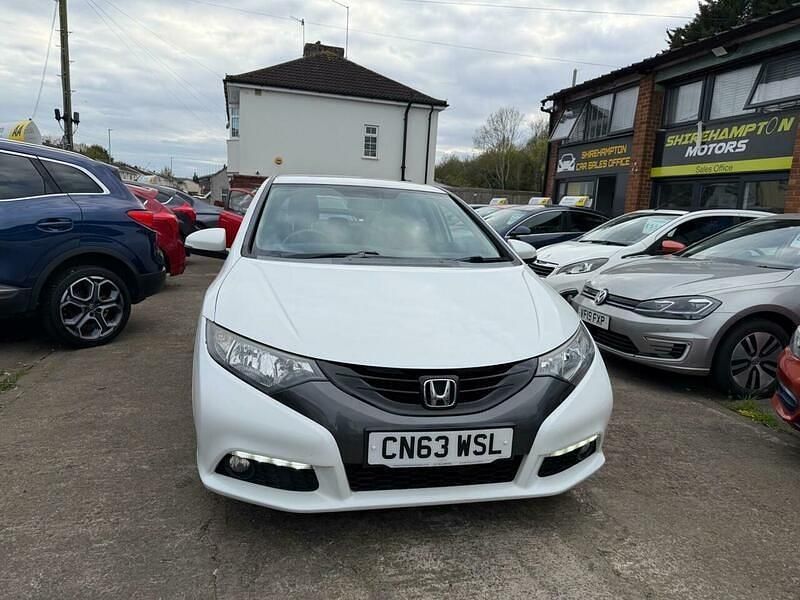 Used Honda Civic ES 120 HP (88 kW) 2013 White Hatchback