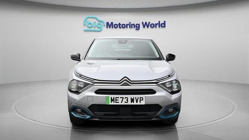 Usado Citroën e-C4 Shine 100 kW (136 HP) 2024 Citadino