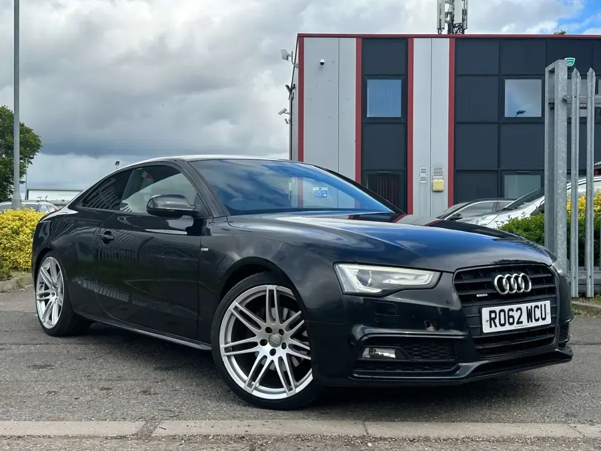 Usado Audi A5 Black Edition 211 HP (155 kW) 2012 Preto Coupé