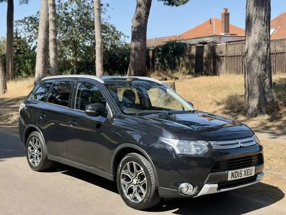 Used Mitsubishi Outlander 150 HP (110 kW) 2015 Black SUV