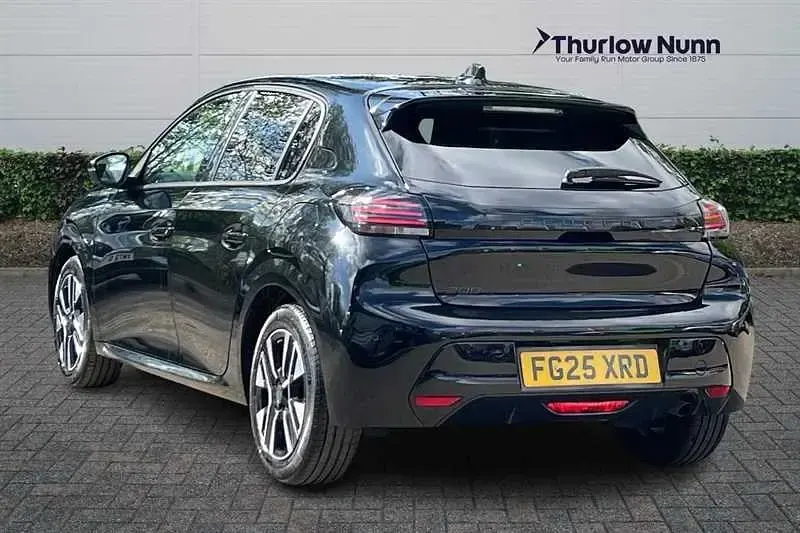 Second-hand Peugeot 208 Allure 100 CP (73 kW) 2025 Negru Hatchback