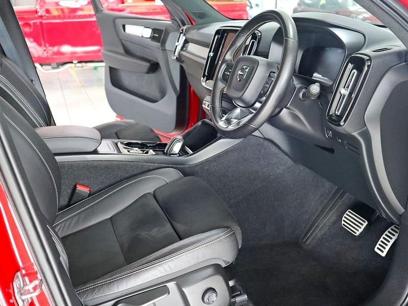 Used Volvo XC40 R-Design 2021 Red SUV