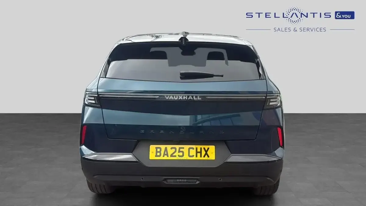 Used Vauxhall Grandland X Ultimate 143 HP (105 kW) 2025 Blue SUV