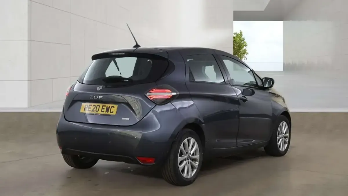 Usado Renault Zoe Iconic 80 kW (109 CV) 2020 Gris Utilitario