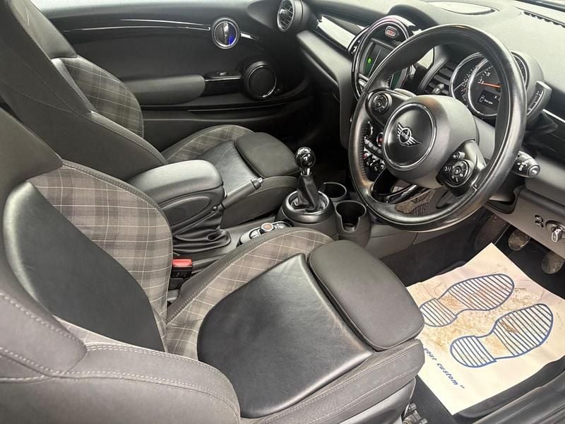 Usado Mini Cooper Hatch 2018 Prateado Citadino