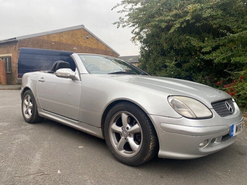 Silver Used 2000 Mercedes SLK320 Cabriolet | £2,995 (Expensive) - Image 1/4