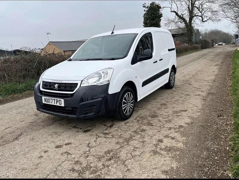 Begagnad Peugeot Partner 98 HK (72 kW) 2017 Vit