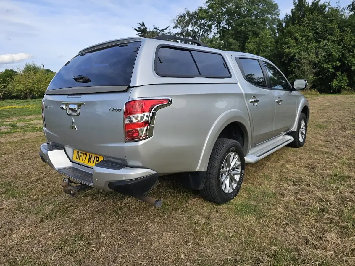 Used Mitsubishi L200 181 HP (133 kW) 2017 Silver Pickup