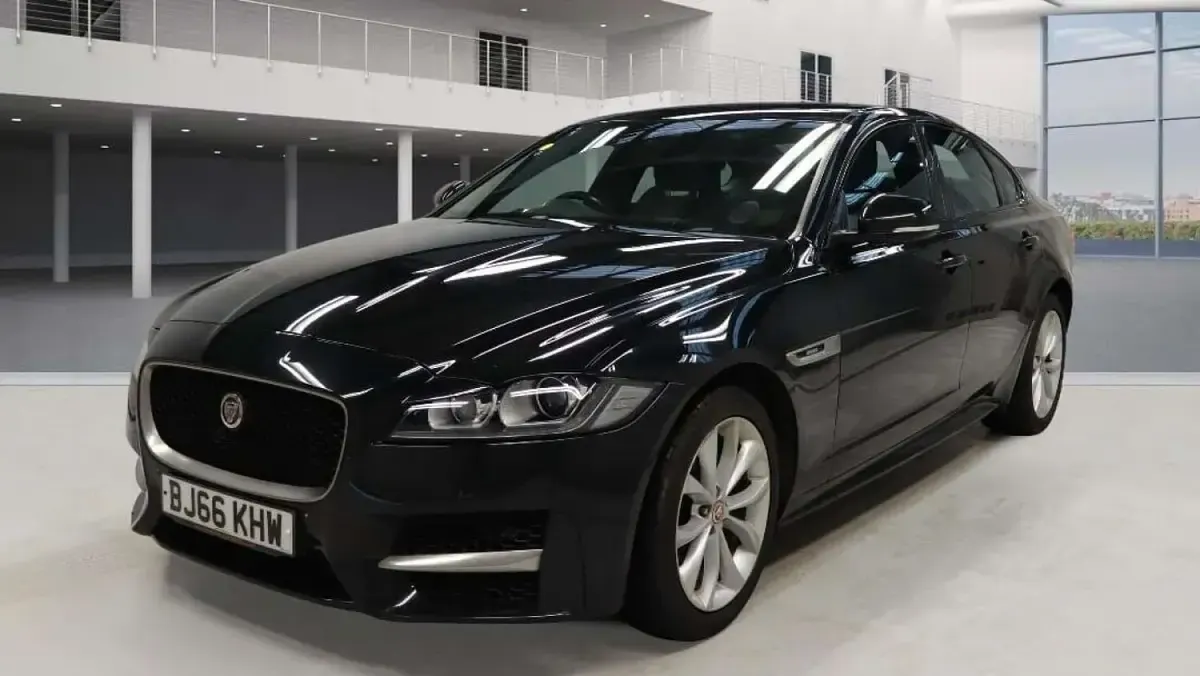 Used Jaguar XF R-Sport 180 HP (132 kW) 2016 Black Sedan