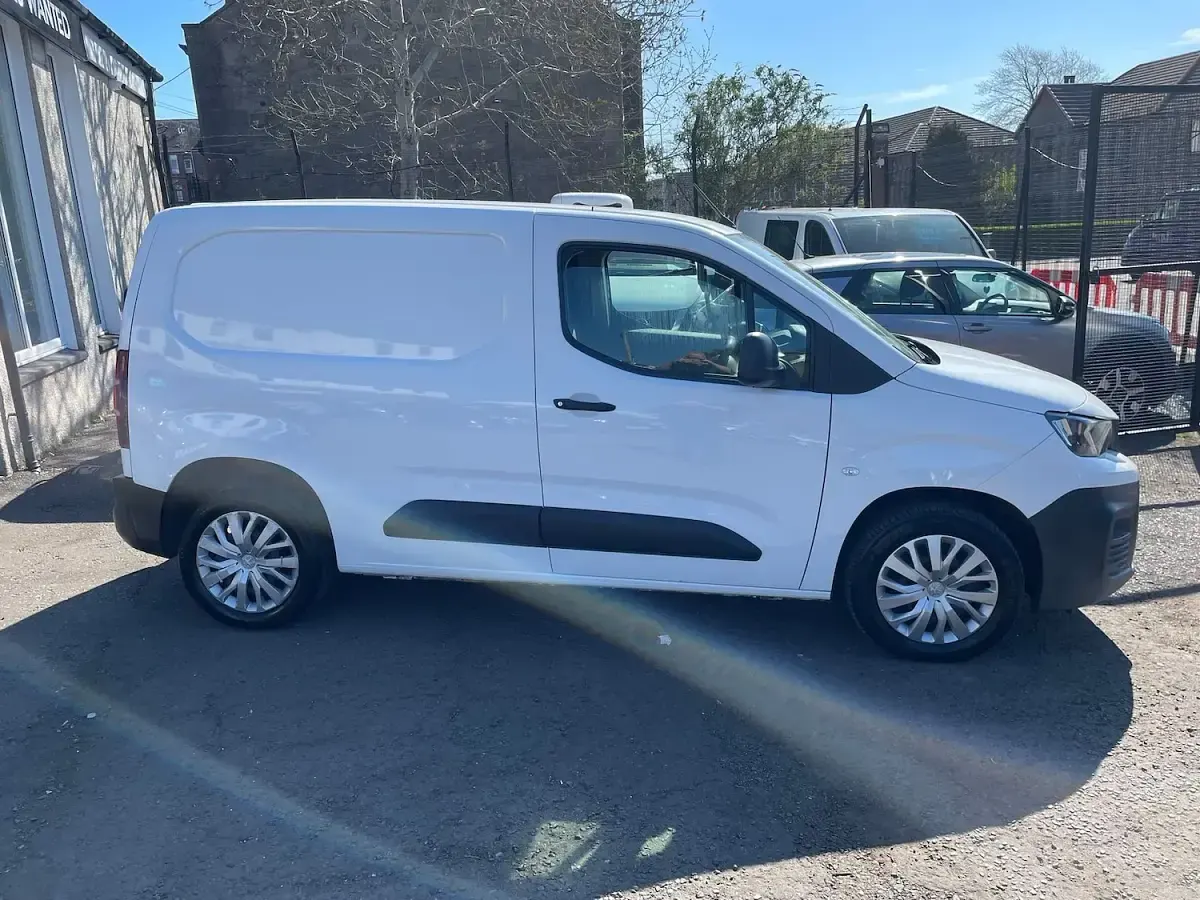 Used Peugeot Partner 131 HP (96 kW) 2019 White MPV