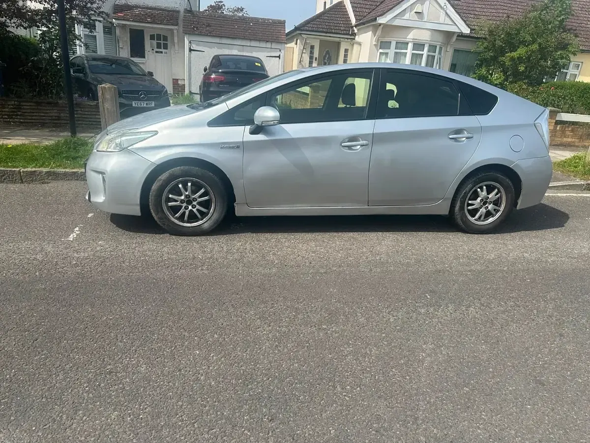 Used Toyota Prius 2013 Silver Hatchback