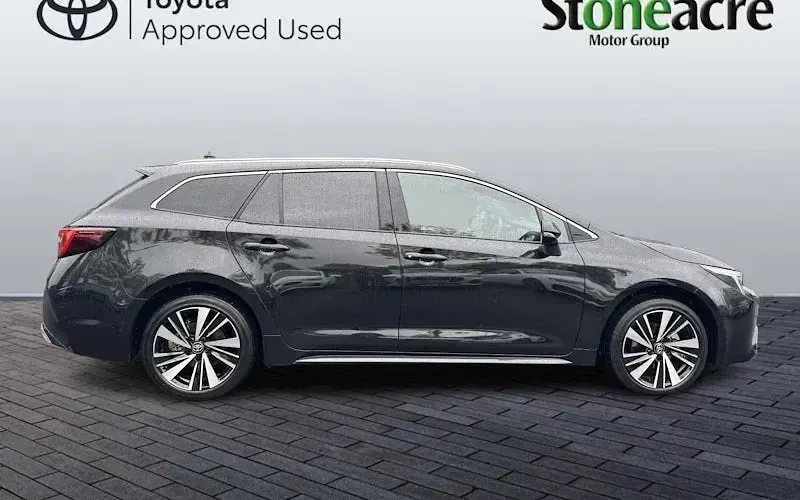 Used Toyota Corolla Design 140 HP (102 kW) 2026 Estate
