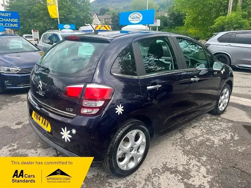 Begagnad Citroën C3 Exclusive 120 HK (88 kW) 2014 Blå Halvkombi