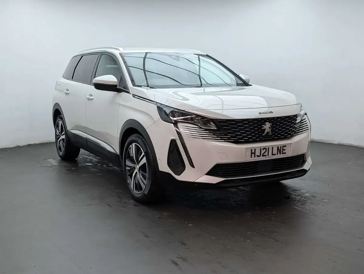 Used Peugeot 5008 Allure Premium 130 HP (95 kW) 2021 White SUV