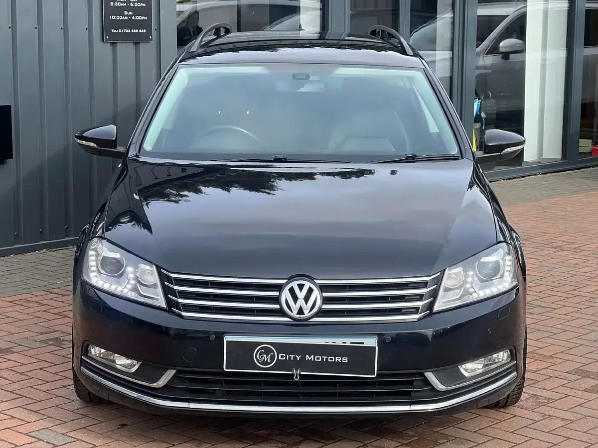 Used VW Passat Executive 177 HP (130 kW) 2014 Black Estate