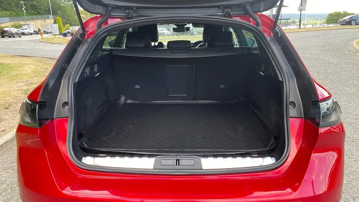 Used Peugeot 508 GT-line 163 HP (119 kW) 2021 Red Estate