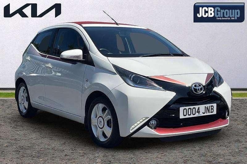 White Used 2017 Toyota Aygo Hatchback | £8,695 (A bit pricey) - Image 1/4