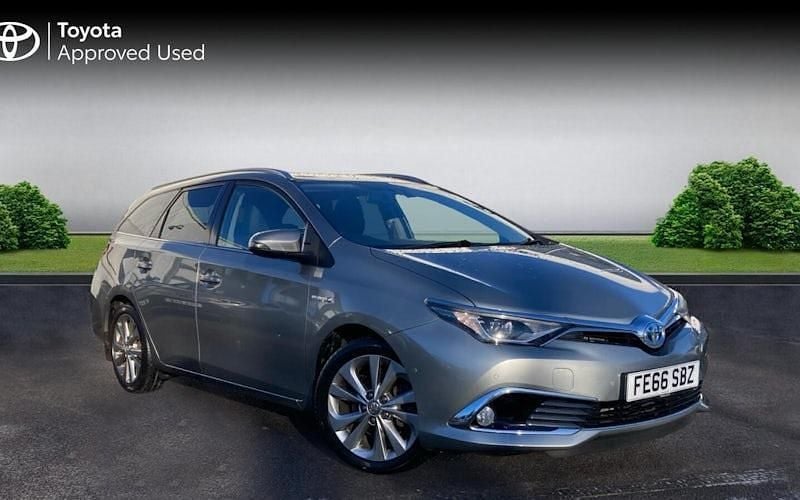Used 2016 Toyota Auris Touring Sports Estate | £11,654 (Fair price) - Image 1/4