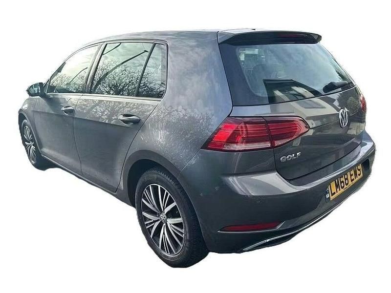 Used VW Golf VII SE 115 HP (84 kW) 2018 Grey Hatchback