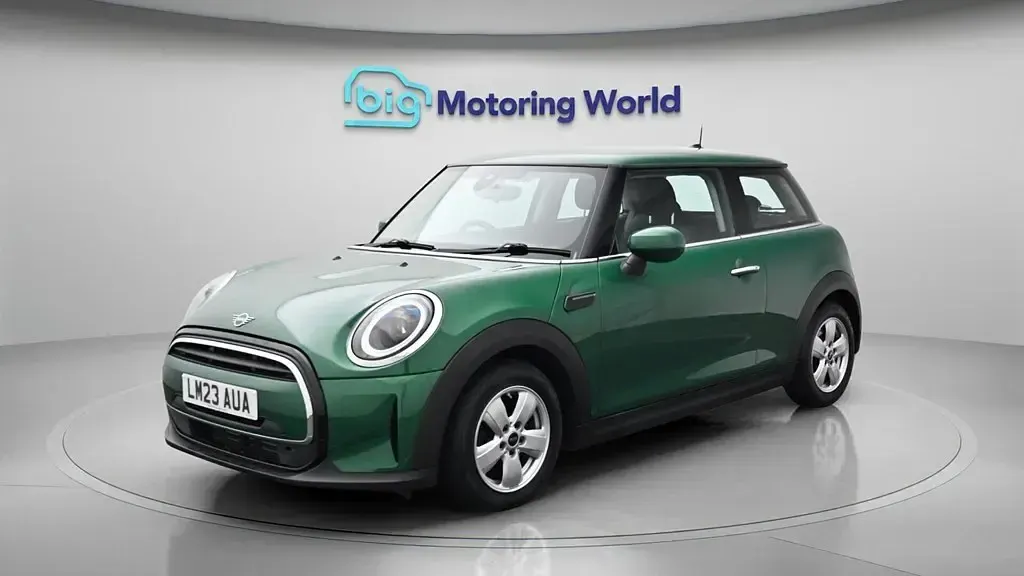 Gebraucht Mini Cooper Classic 136 PS (100 kW) 2023 Grün Kleinwagen