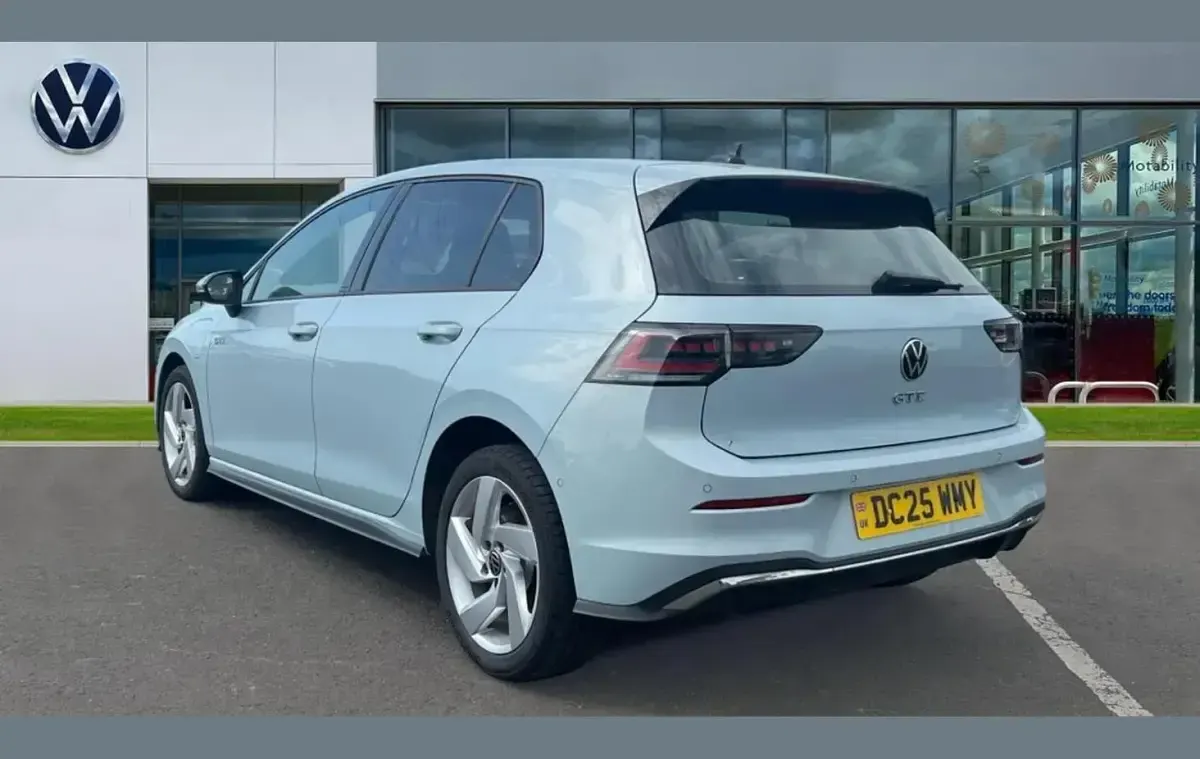 Used VW Golf VIII GTE 267 HP (196 kW) 2025 Blue Hatchback