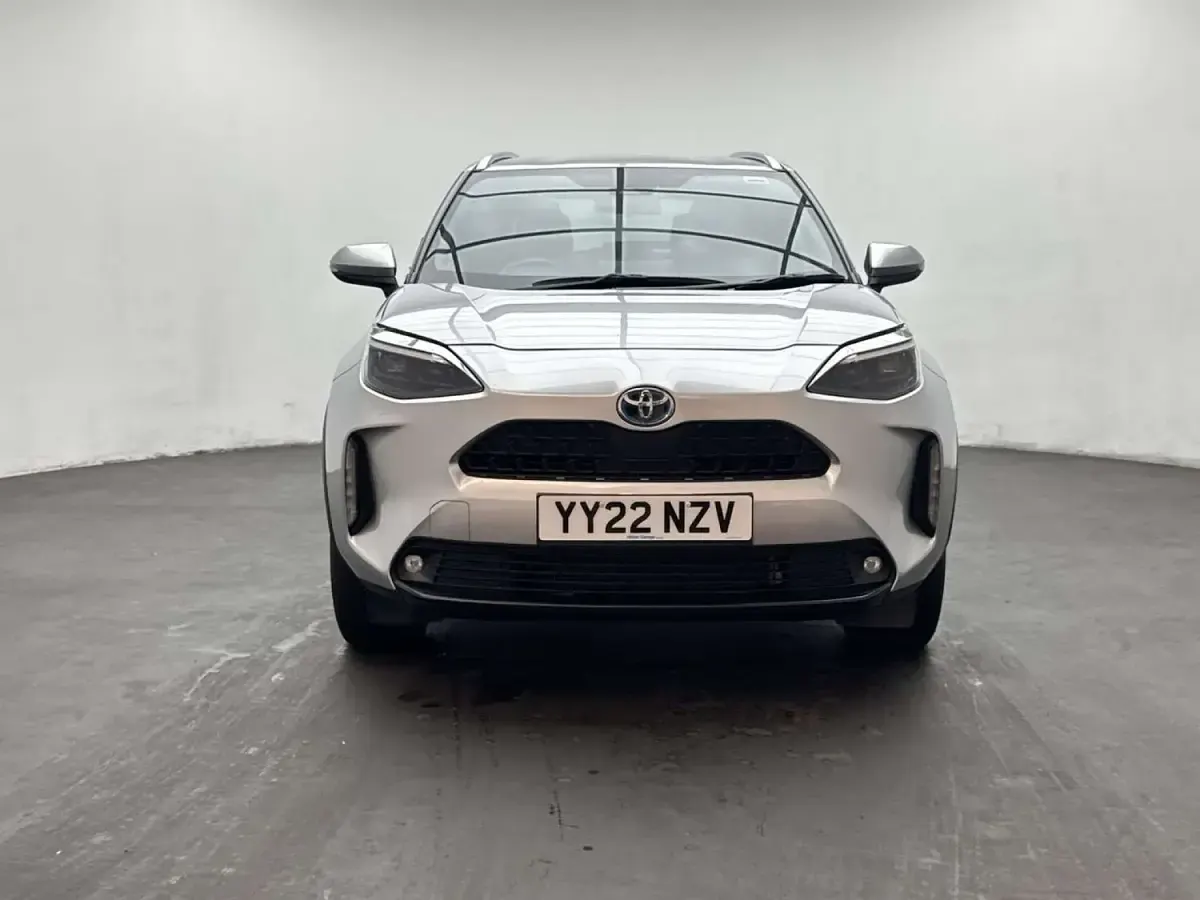 Used Toyota Yaris Cross Design 114 HP (83 kW) 2022 Silver SUV