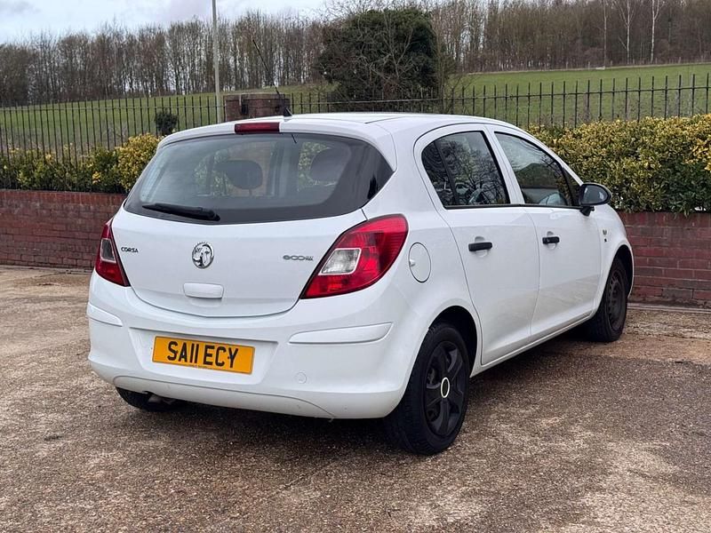 Used Vauxhall Corsa S 2011 White Hatchback