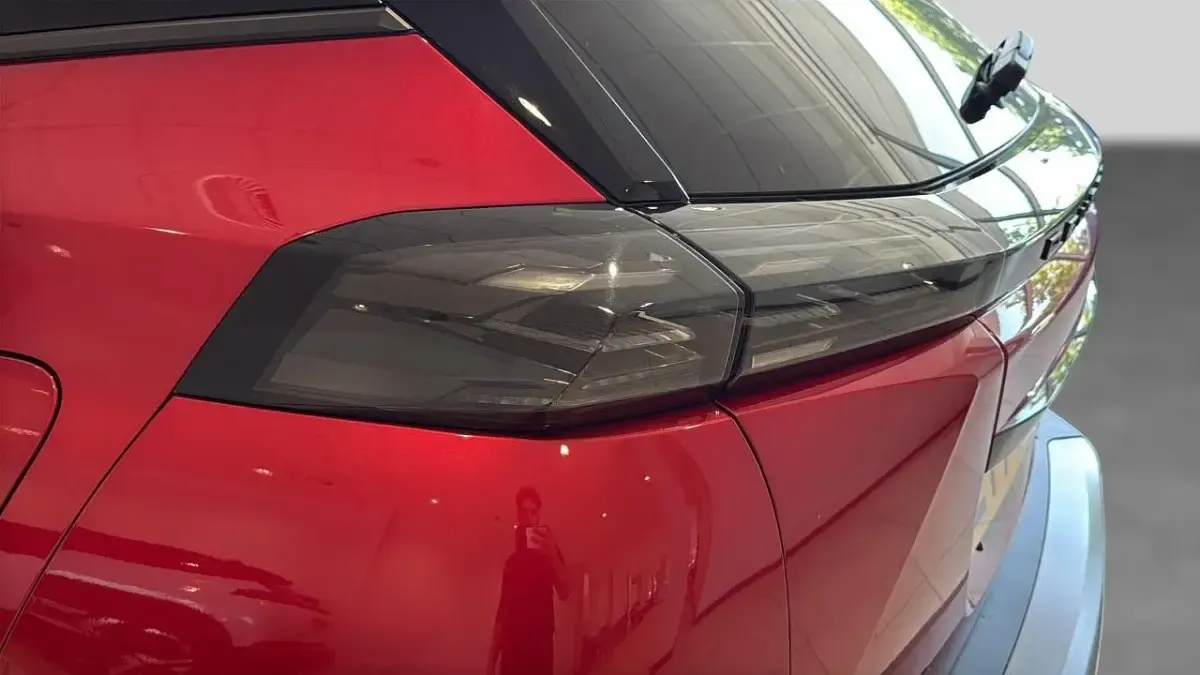 Used Peugeot 2008 Allure 129 HP (94 kW) 2024 Red SUV
