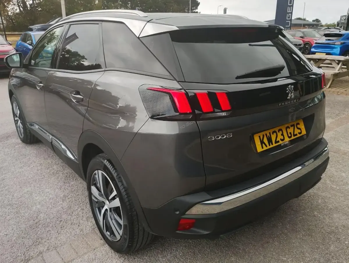 Used Peugeot 3008 Allure+ 129 HP (94 kW) 2023 Grey SUV