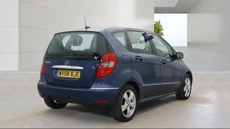 Usado Mercedes A150 Avantgarde 95 HP (69 kW) 2008 Azul Citadino