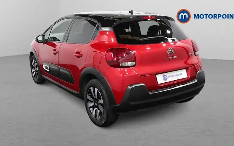 Usado Citroën C3 PureTech 83 CV (61 kW) 2024 Rojo Utilitario