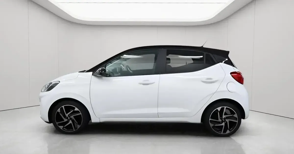 Used Hyundai i10 Premium 2021 White Hatchback