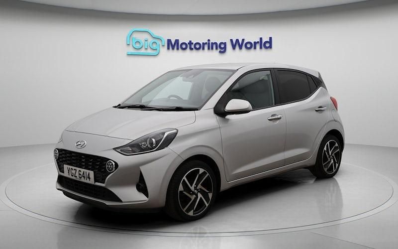 Used Hyundai i10 Premium 84 HP (61 kW) 2023 Silver Hatchback