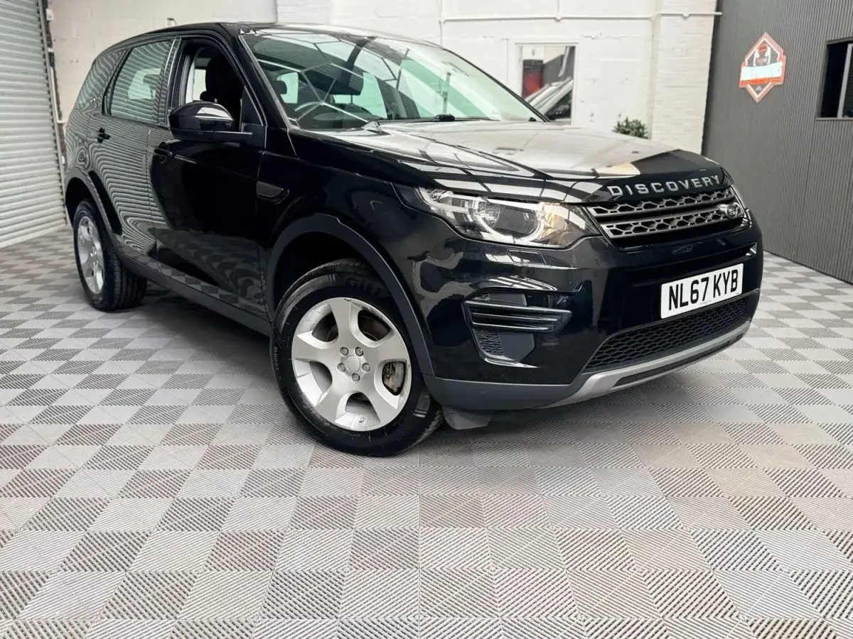 Second-hand Land Rover Discovery Sport SE 2017 Negru SUV