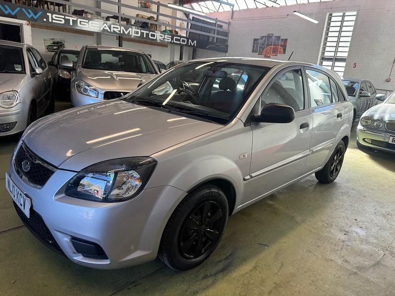 Silver Used 2010 Kia Rio Hatchback | £1,475 (Fair price) - Image 1/4