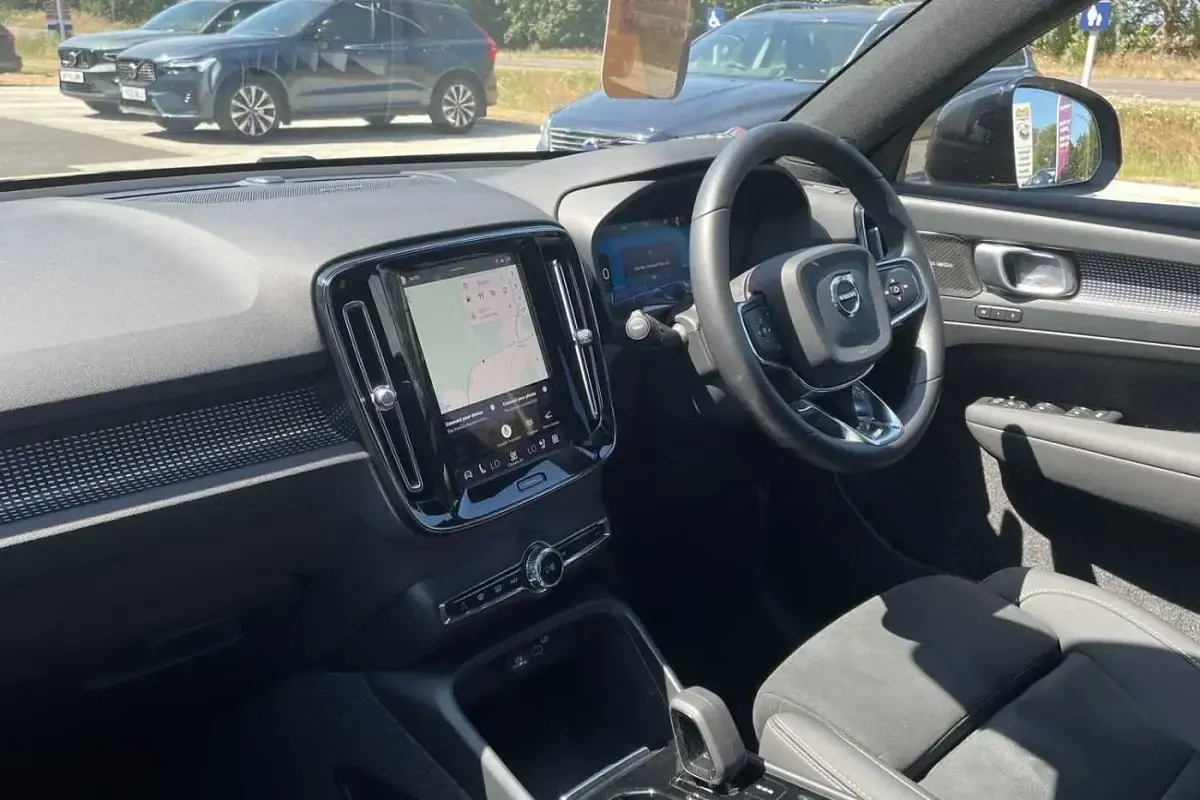 Used Volvo XC40 Ultimate 194 HP (142 kW) 2024 SUV