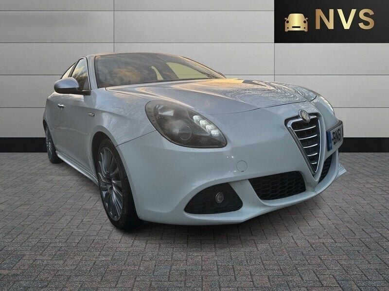 White Used 2011 Alfa Romeo Giulietta Veloce Hatchback | £2,495 (Good price) - Image 1/2