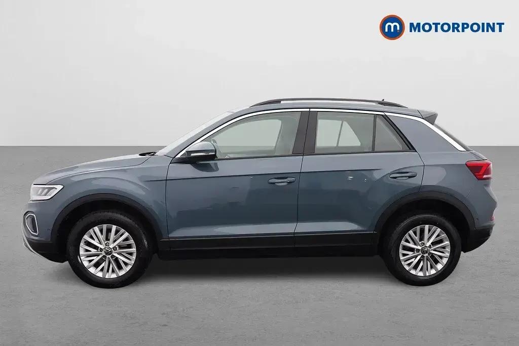 Used VW T-Roc Life 110 HP (80 kW) 2023 Blue SUV