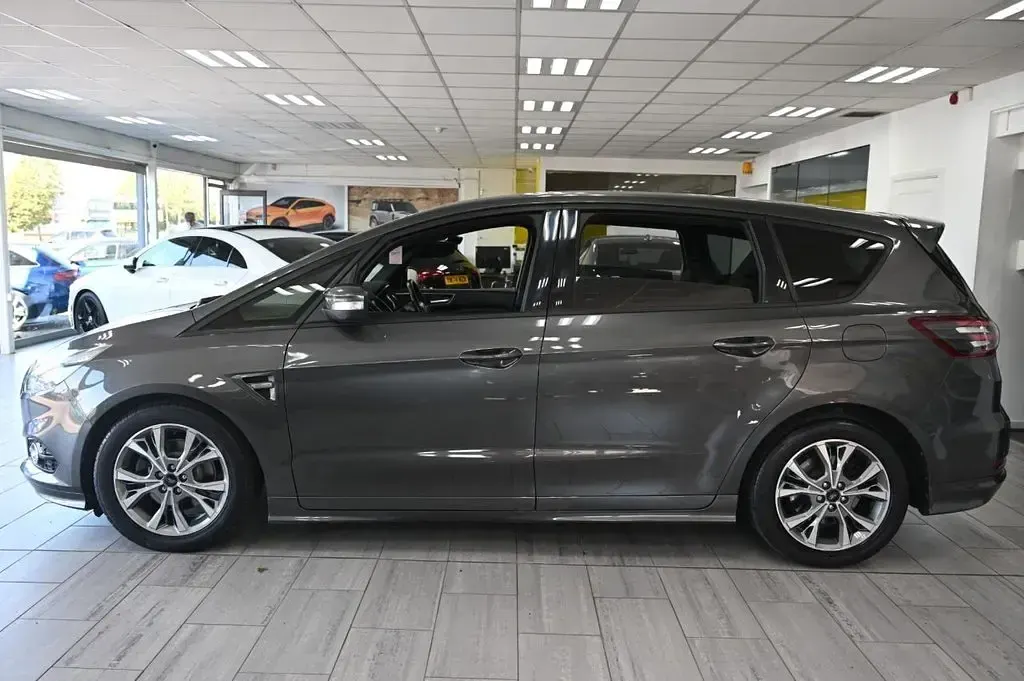 Used Ford S-MAX ST-Line 2018 Grey MPV