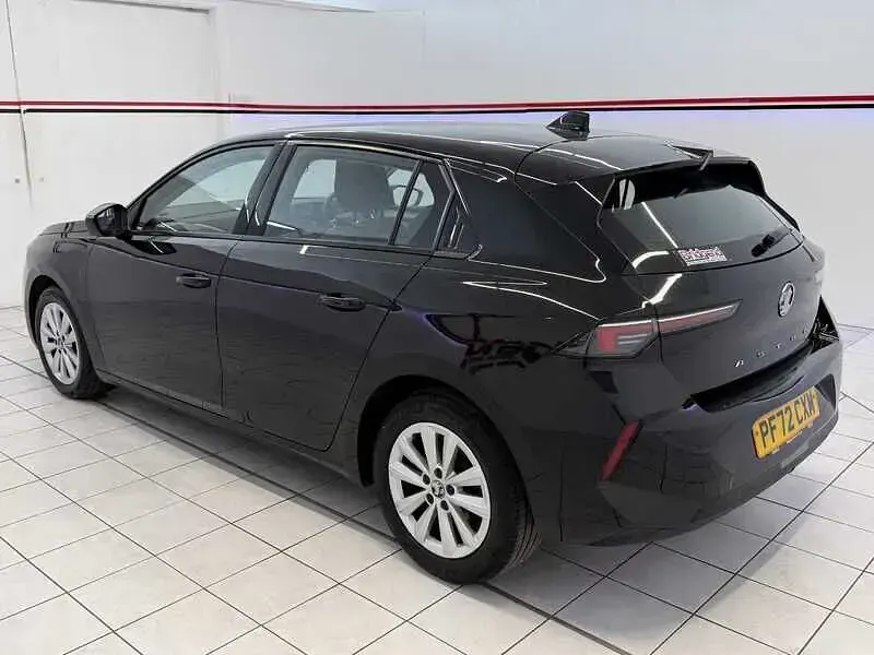 Used Vauxhall Astra Design Edition 130 HP (95 kW) 2022 Black Hatchback