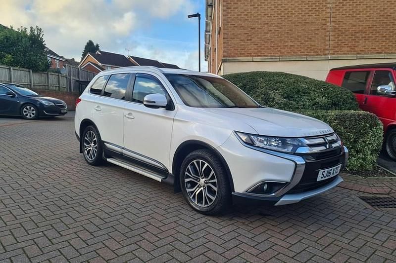White Used 2016 Mitsubishi Outlander SUV | £5,995 (Good price) - Image 1/1