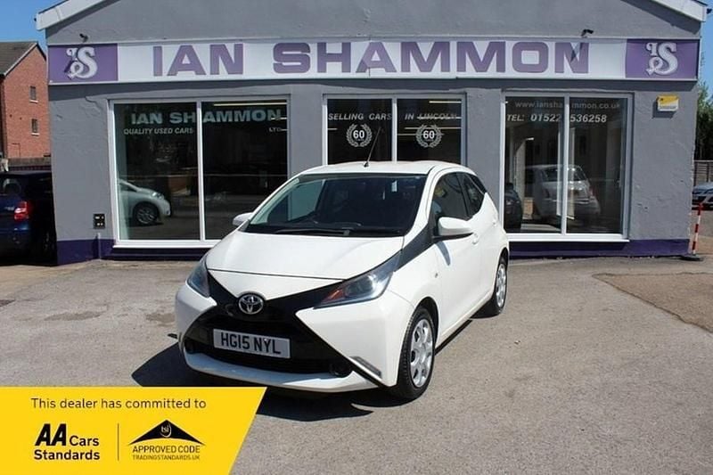 White Used 2015 Toyota Aygo X-play Hatchback | £5,995 (Good price) - Image 1/1