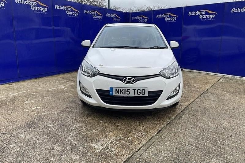 White Used 2015 Hyundai i20 Active Hatchback | £4,995 (Good price) - Image 1/1