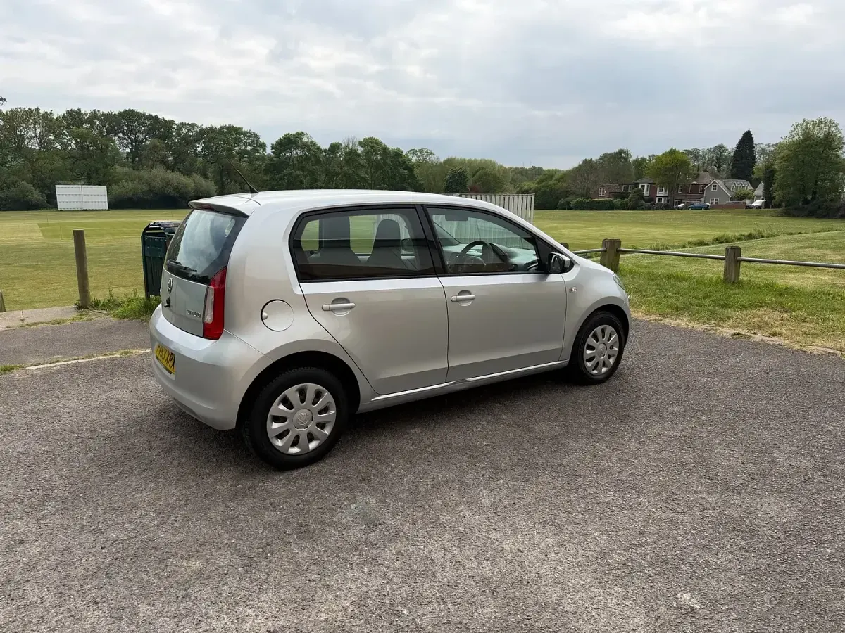 Used Skoda Citigo SE 60 HP (44 kW) 2013 Silver Hatchback