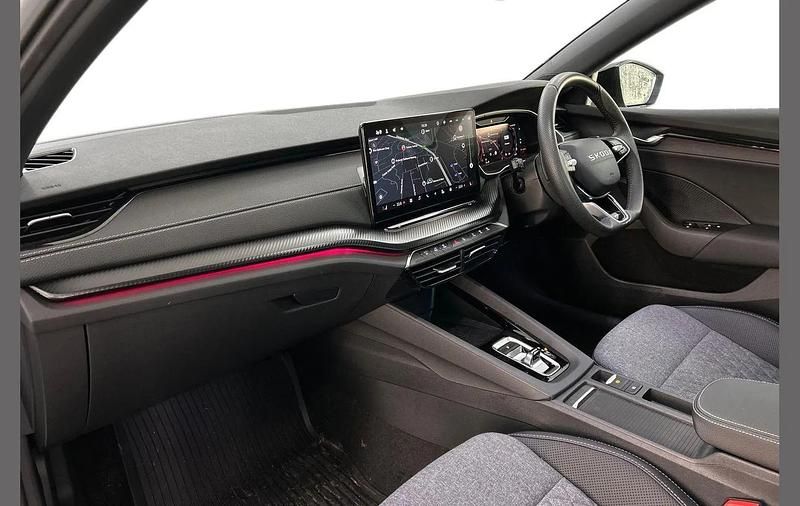 Used Skoda Octavia SportLine 147 HP (108 kW) 2025 Brilliant silver metallic Hatchback