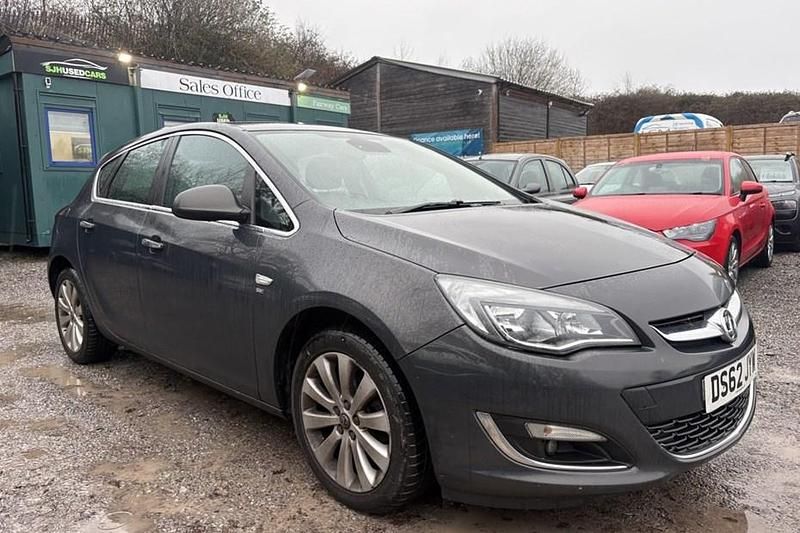 Grey Used 2013 Vauxhall Astra Hatchback | £1,995 (Good price) - Image 1/1